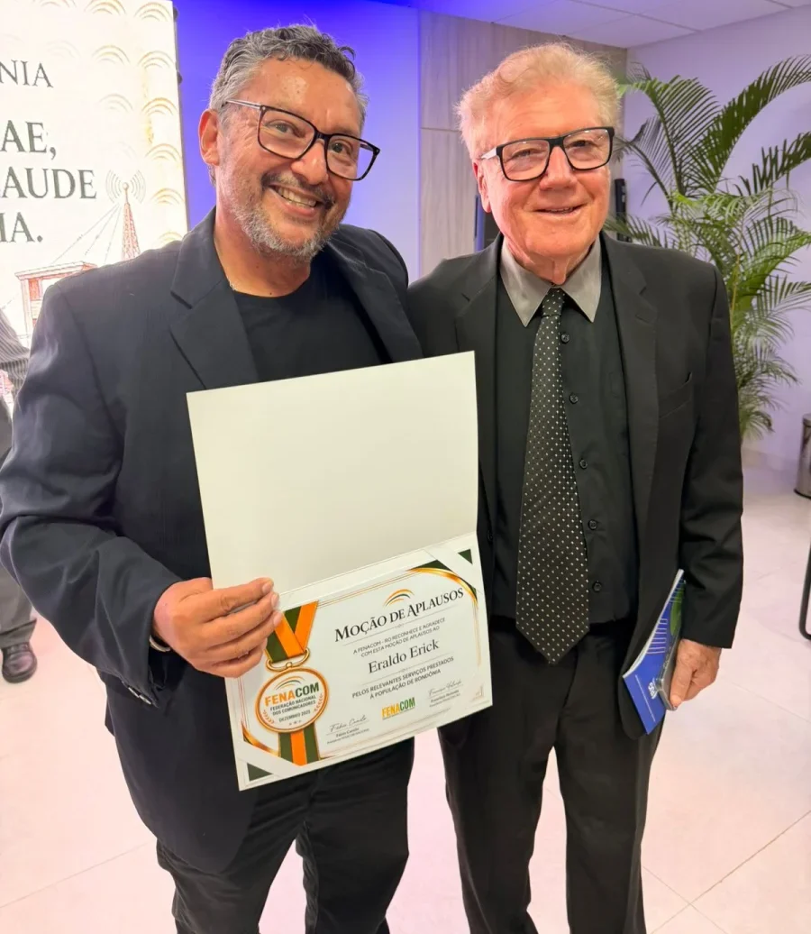 Jornalista é homenageado pela Fenacom em Rondônia