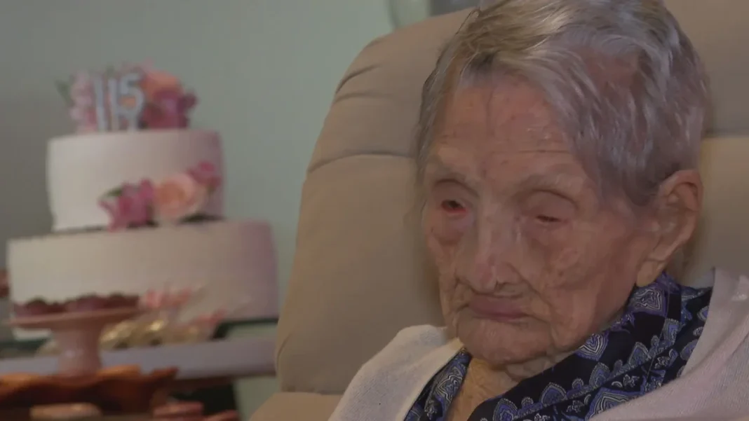 Com 115 anos, mulher se torna a 2ª pessoa mais velha do Brasil