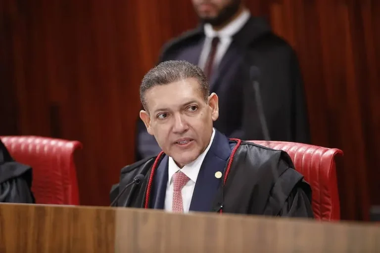 Filho de ministro faturou R$ 27,7 milhões como advogado