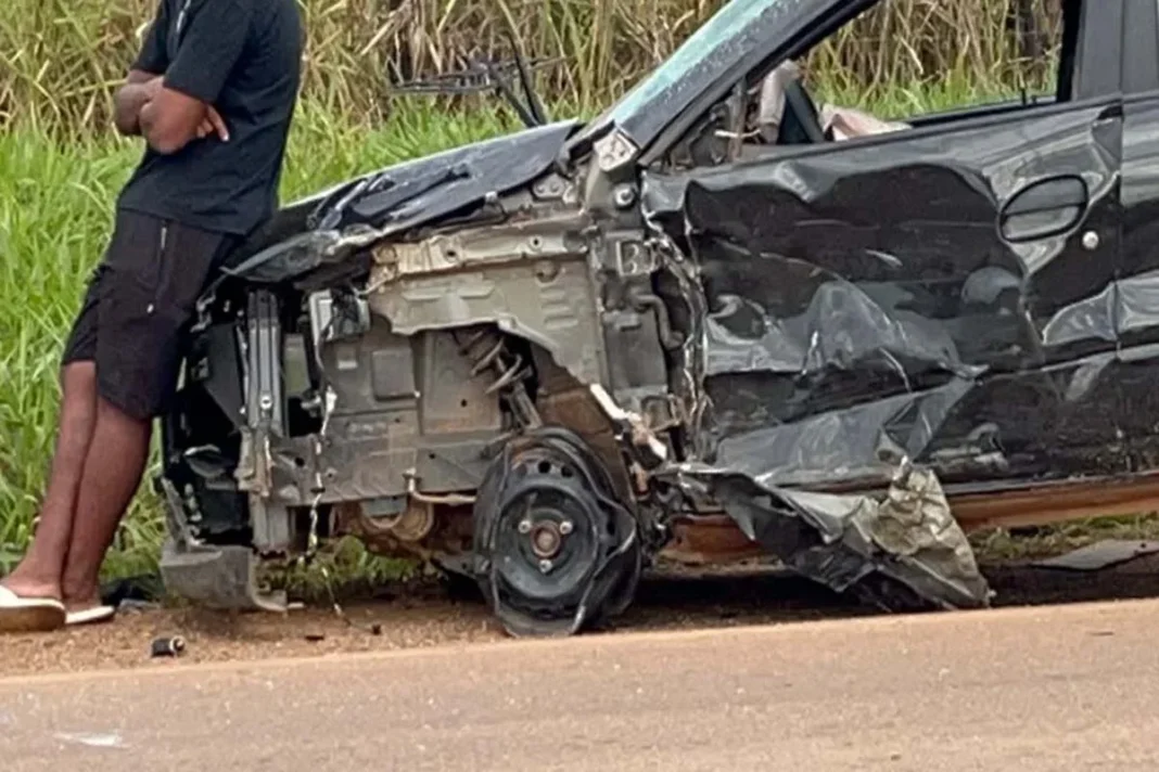 Motorista sobrevive a capotamento em RO