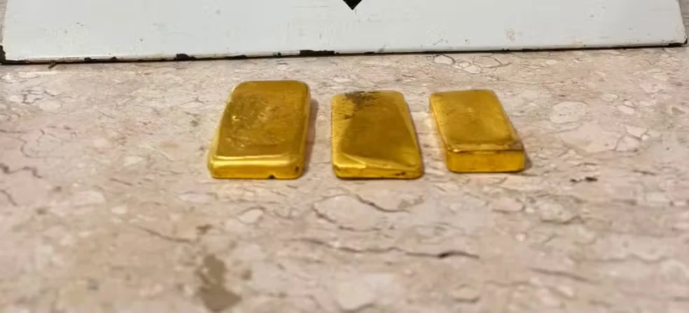Homem é preso com 1,2 kg de ouro em RO