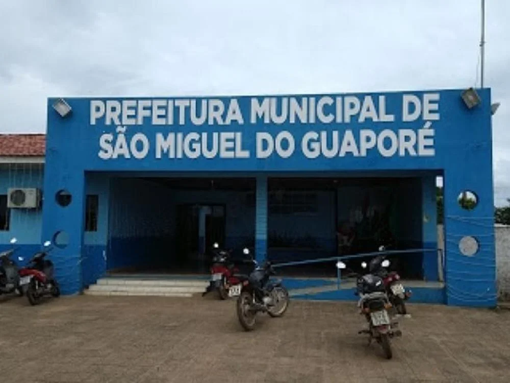 Ex-prefeito, pregoeiro e engenheiro são condenados por fraude