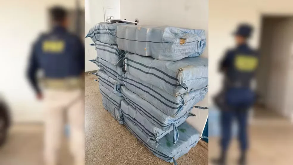 Em fuga, caminhonete capota com carga de supermaconha em RO