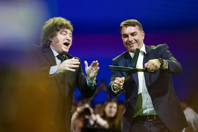 Flávio planeja “tesourar” medidas trabalhistas de Lula