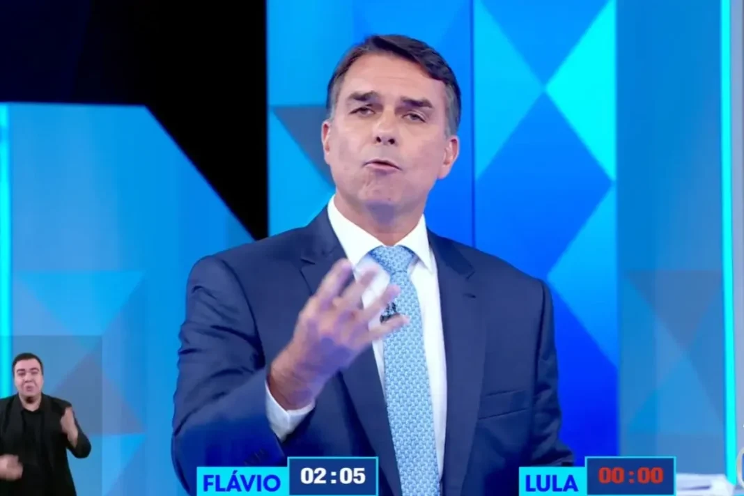 “Urubus e mau cheiro”: Flávio sai do personagem e ataca nortistas
