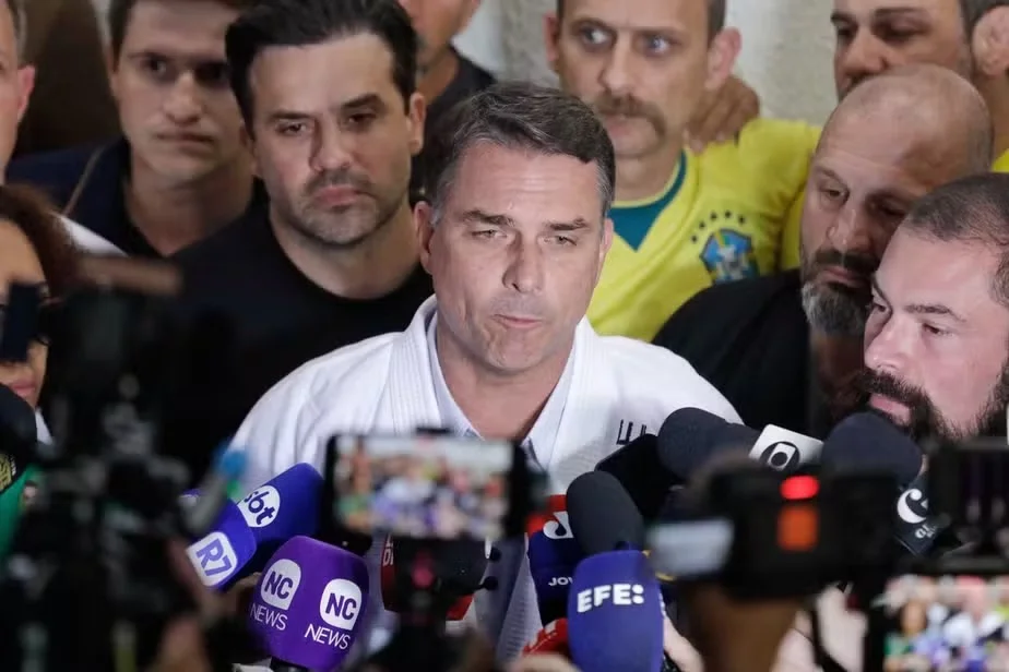 Mentira de campanha: Flávio disse que aceitaria resultado das urnas