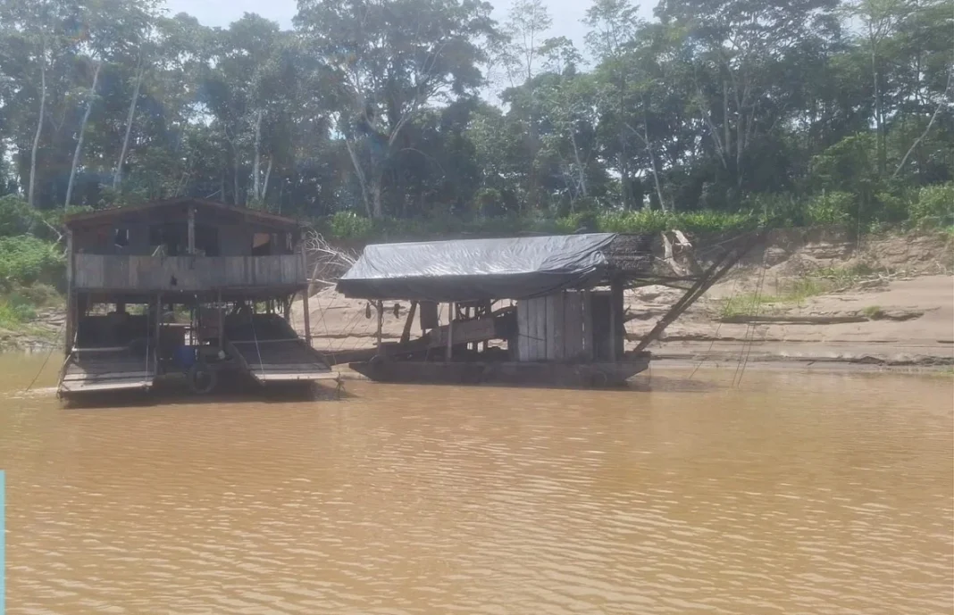 Garimpo: PF destrói 72 embarcações e equipamentos em RO