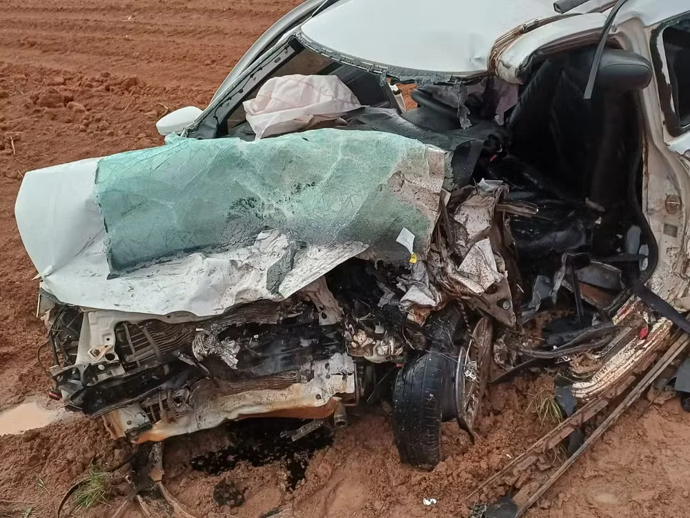 Colisão entre caminhonete e picape mata homem em RO