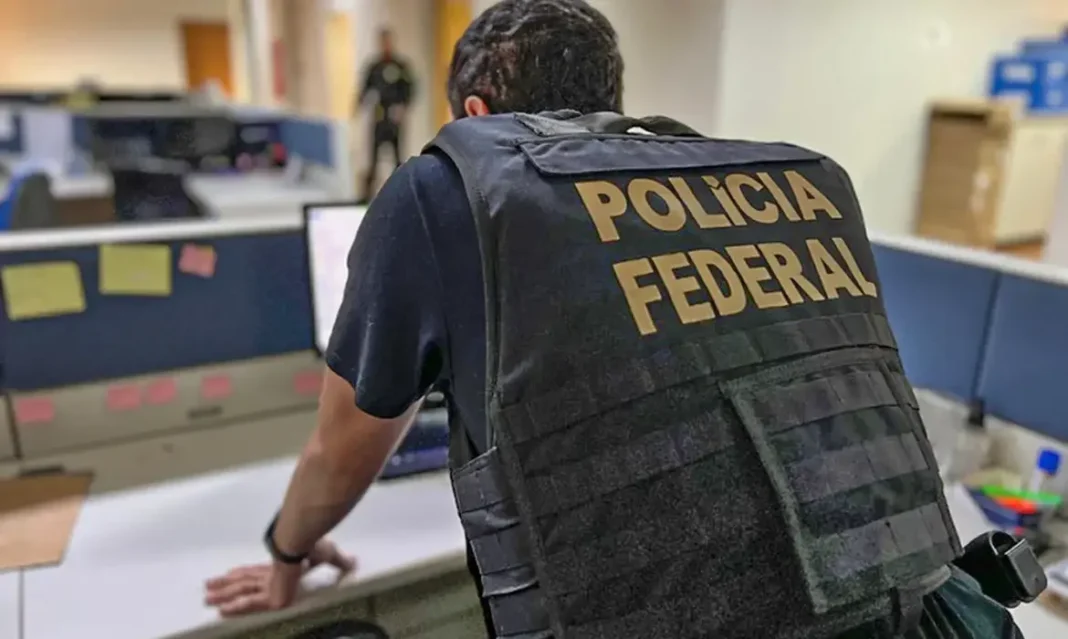 PF investiga uso de broches com câmera para gravar votos