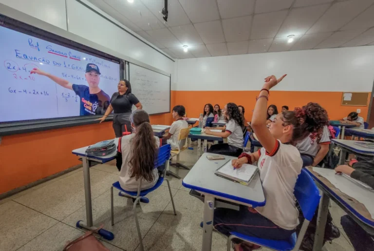 Exonerações e PADs contra professores pautam próximo governo