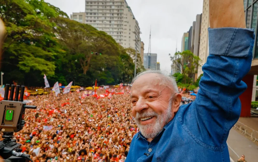 Manifestações indicam virada pró-Lula, diz cientista política