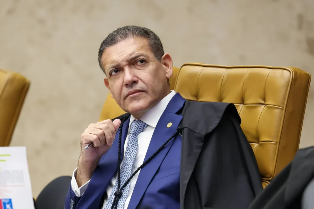 Deputados pedem investigação entre Kassio e Banco Master