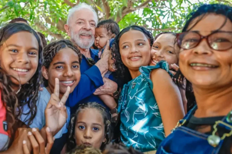 Lula cresce e empata com Flávio em novo levantamento